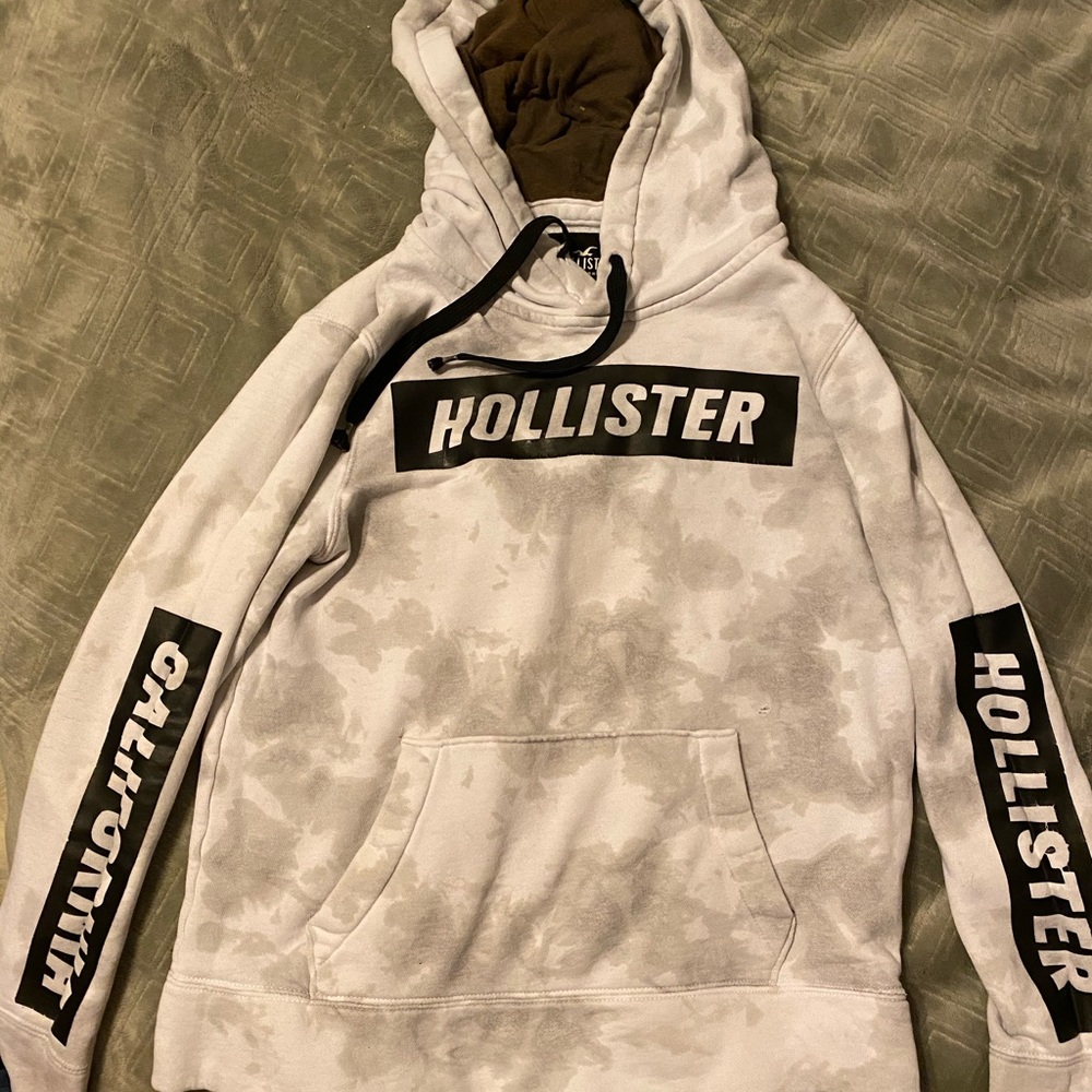 White Hollister hoodie